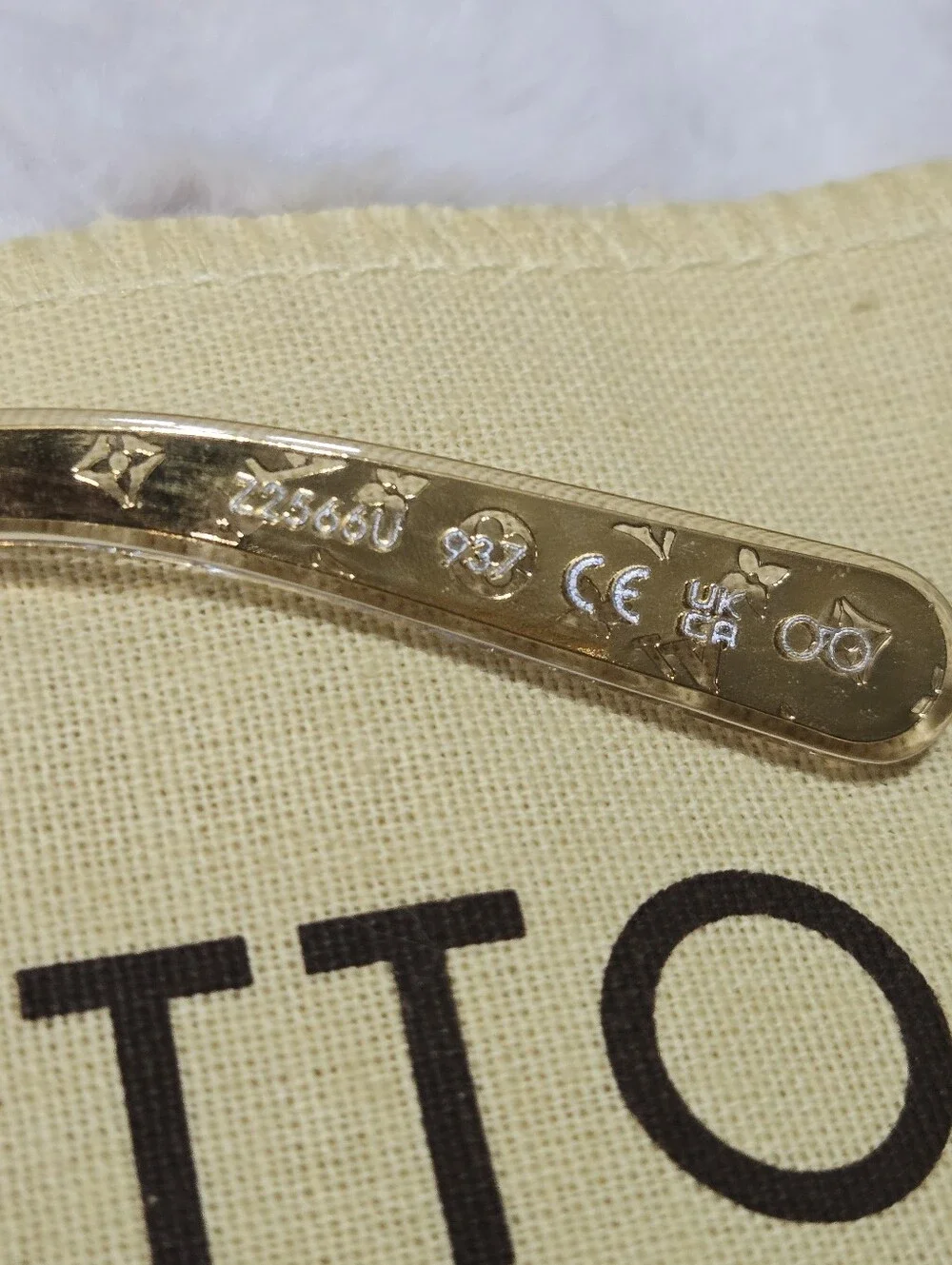 Louis Vuitton Gold Monogram Frame Sunglasses 5295 LIKE NEW